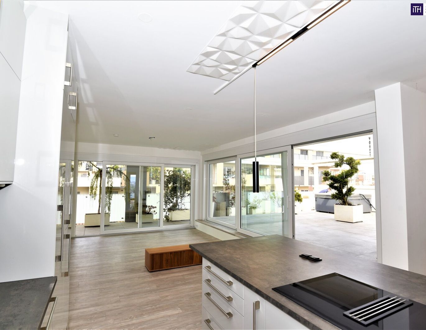 Top ausgestattetes Penthouse in Graz-Puntigam! Verpassen Sie nicht diese Traumwohnung mit 4 Zimmern, riesiger Terrasse und Whirlpool - Ihr neues Luxusdomizil wartet! Jetzt anfragen!