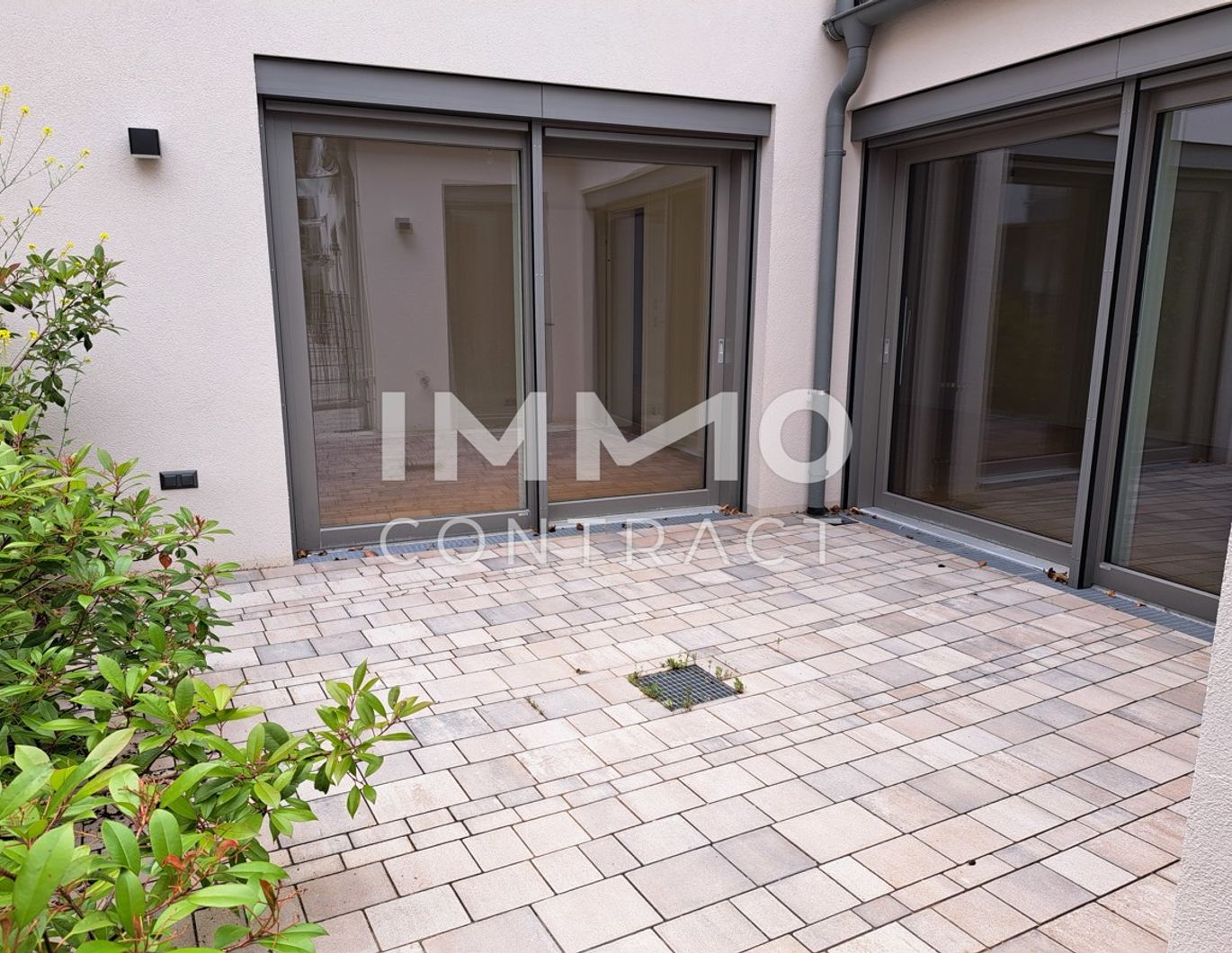 FAMILIENTRAUM IM FUHRWERKERHAUS ! 3 Zimmer plus Hobbyraum mit kleiner Terrasse !
