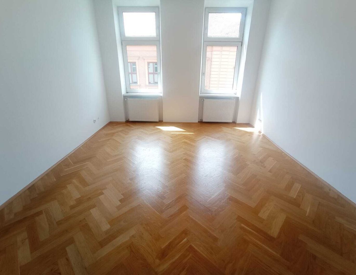 Charmante Stilaltbauwohnung - hier wohnen Sie zentral und komfortabeln !