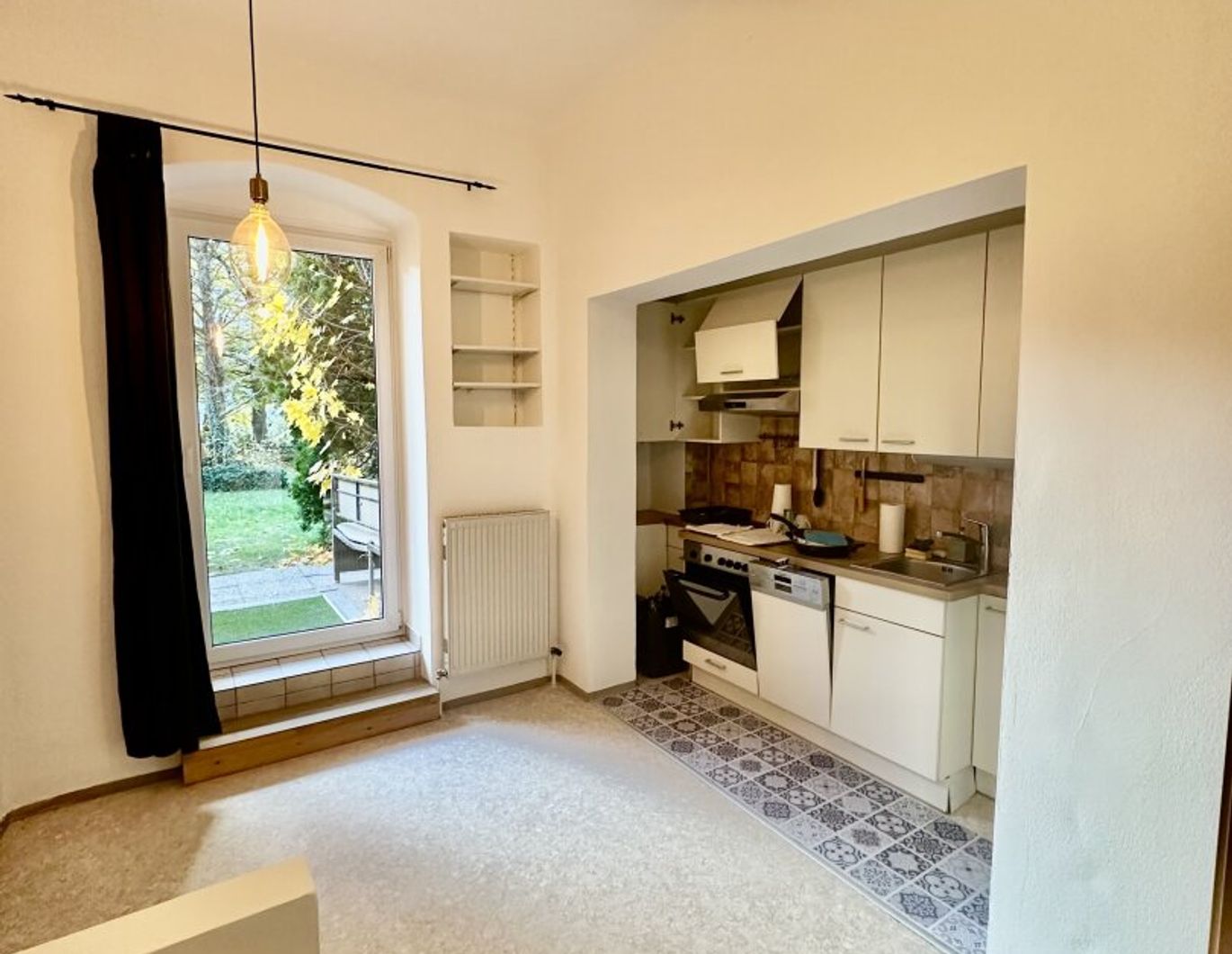 Kleines Studioapartment mit Terrasse im Zentrum