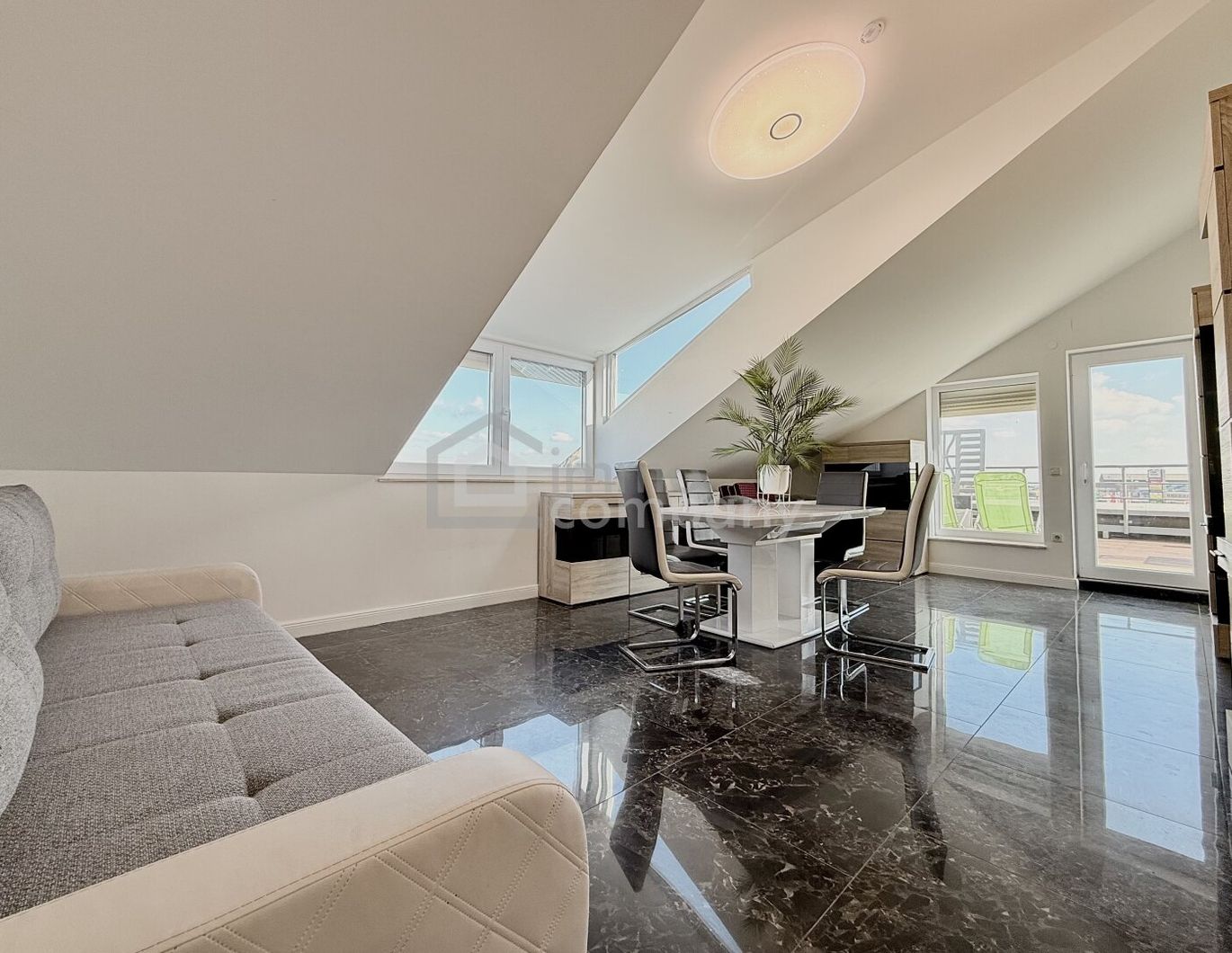 Einzigartiges Penthouse in Wiener Neustadt zu vermieten