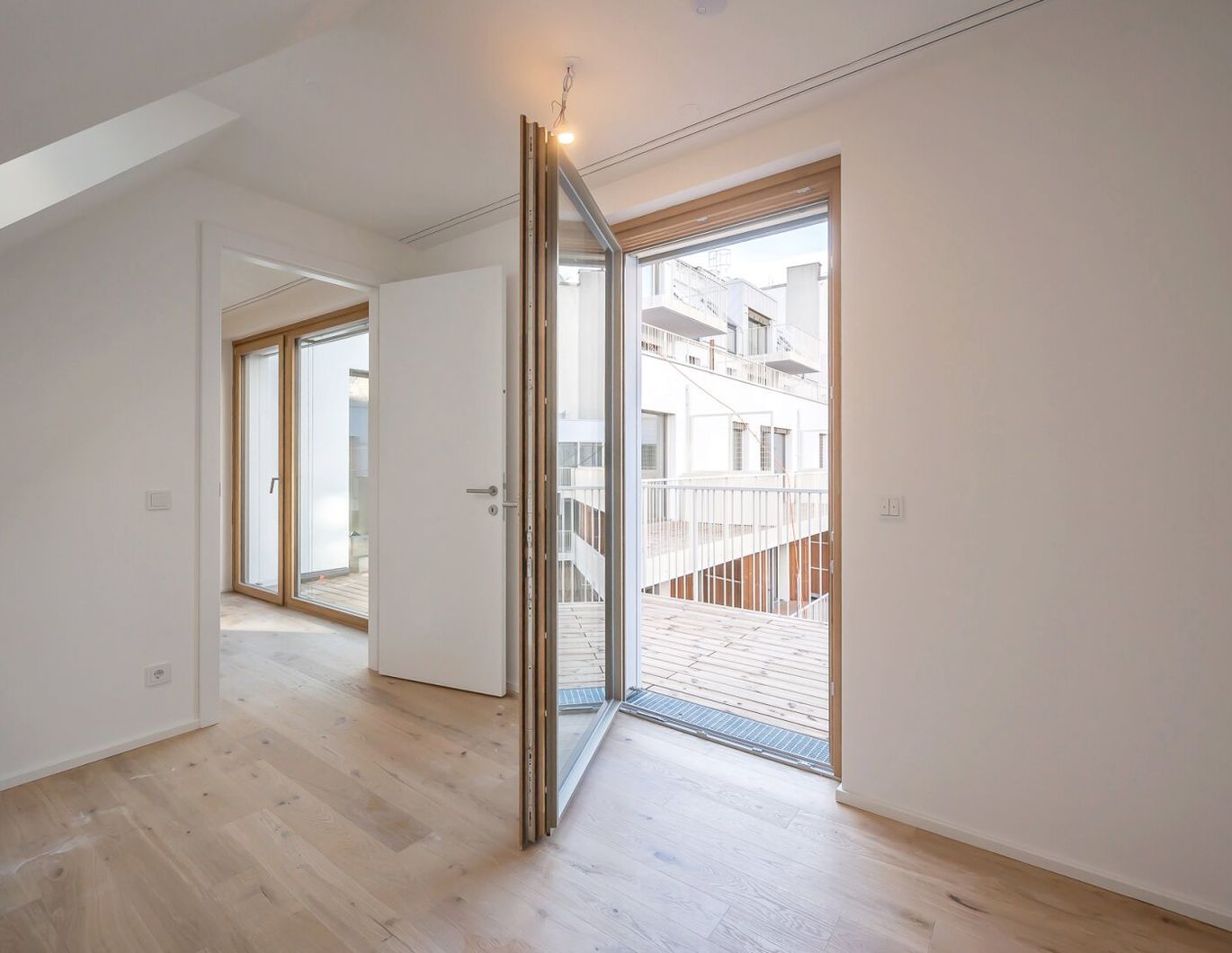 hofseitige 3 Zimmer Erstbezugswohnung mit Balkon in beliebter Lage: Apollogasse18 -perfekte Infrastruktur!