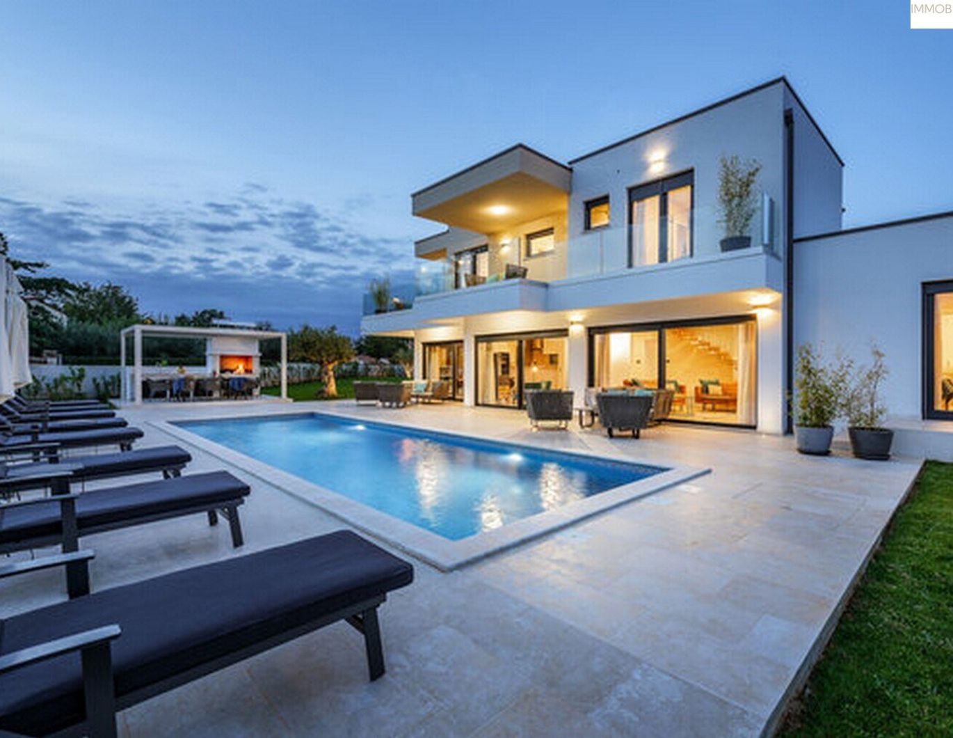 Moderne Villa mit Pool in Visnjan