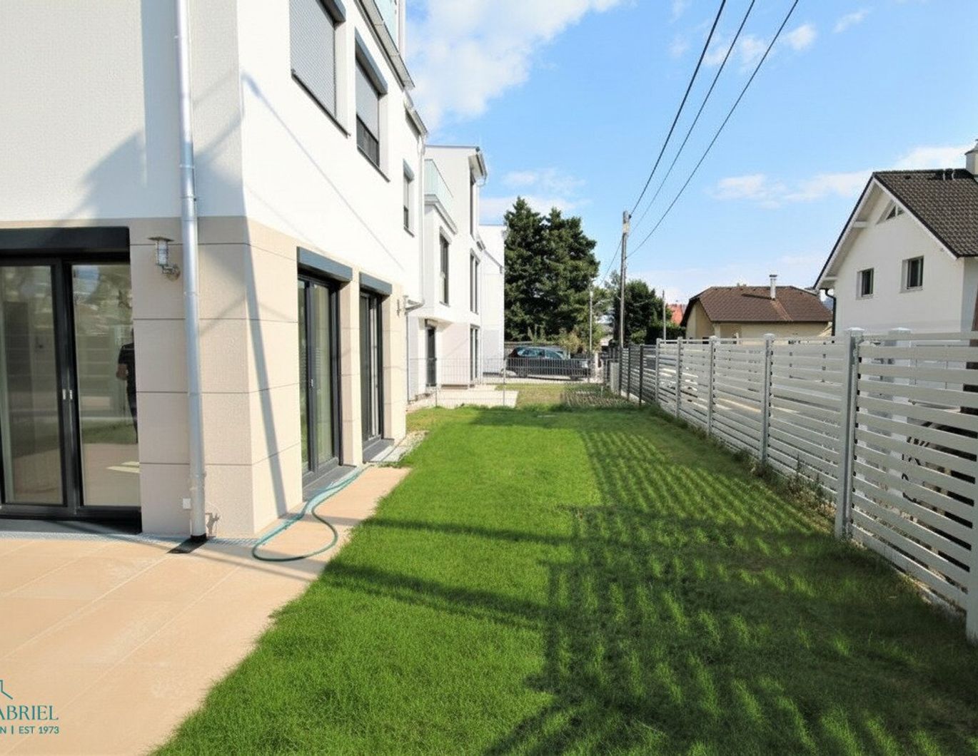 MODERNES EINFAMILIENHAUS