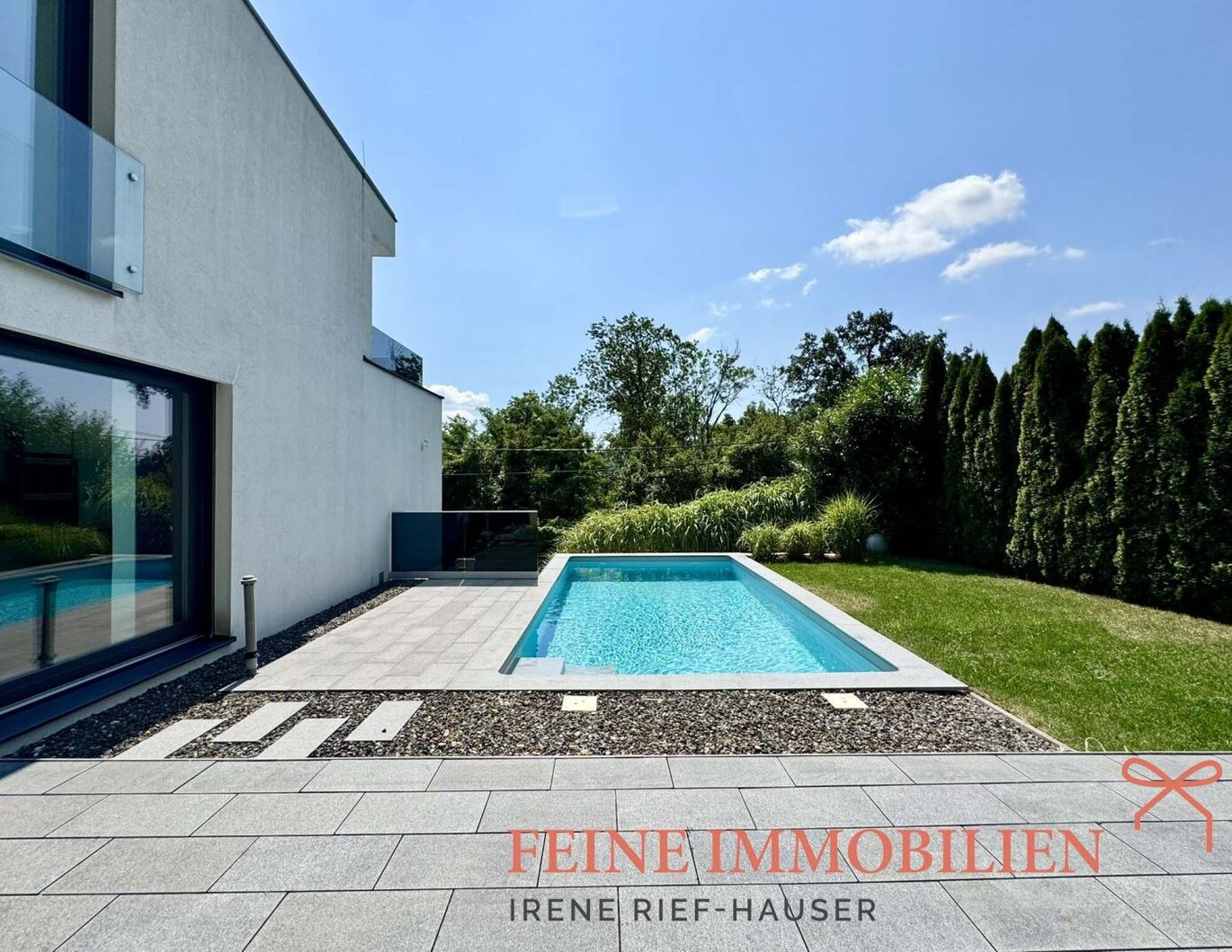 Cooles Haus mit Garten, Pool und tollem Fernblick
