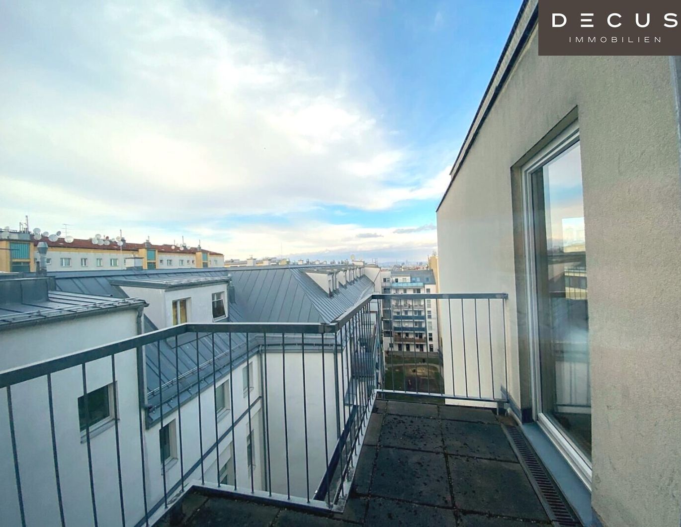 4 ZIMMER | FAMILIENWOHNUNG MIT 2 FREIFLÄCHEN | DACHGESCHOSSWOHNUNG | AB SOFORT VERFÜGBAR