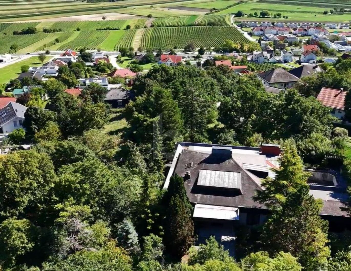VOM LUXUS REPRÄSENTATIVEN LEBENS - GEFÜHLTE ALLEINLAGE