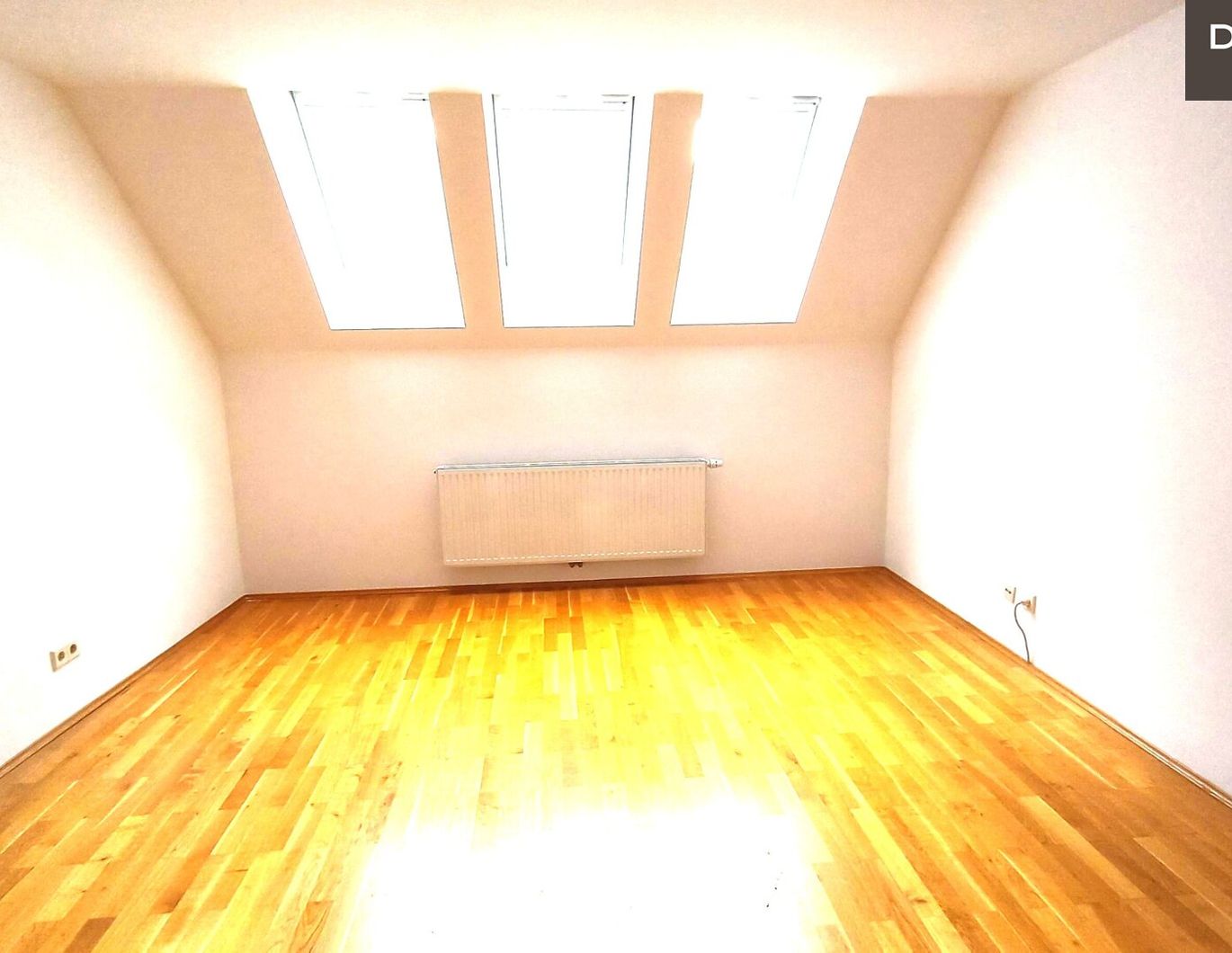 | WÄHRINGER ZENTRALLAGE |MAISONETTENWOHNUNG | IM DACHESCCHOSS - SEHR HELLE | GROSSZÜGIGE RÄUME | 1A ZUSTAND | KLIMAANLAGE |