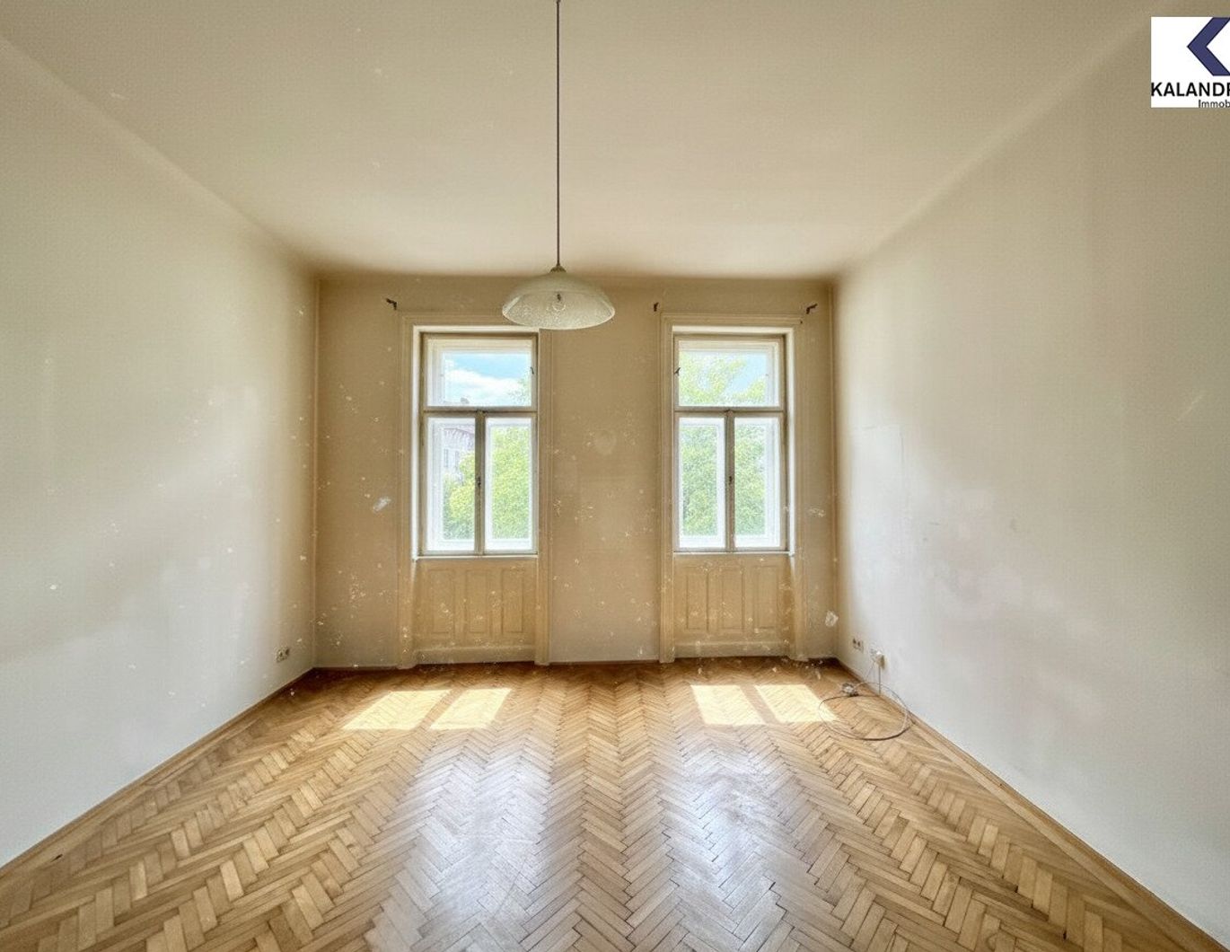 360 TOUR // KLASSISCHE ALTBAUWOHNUNG