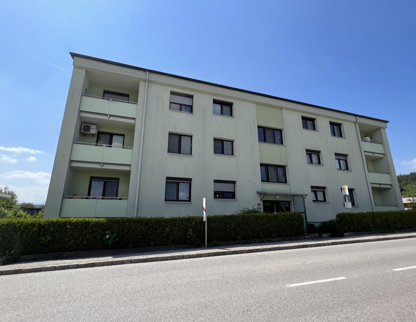 2-Zimmer-ruhige Lage-Loggia-toller Ausblick
