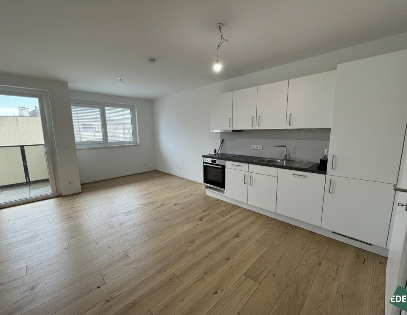 2-Zimmer-Wohnung mit Balkon direkt bei der U3 - perfekt für Singles oder Paare