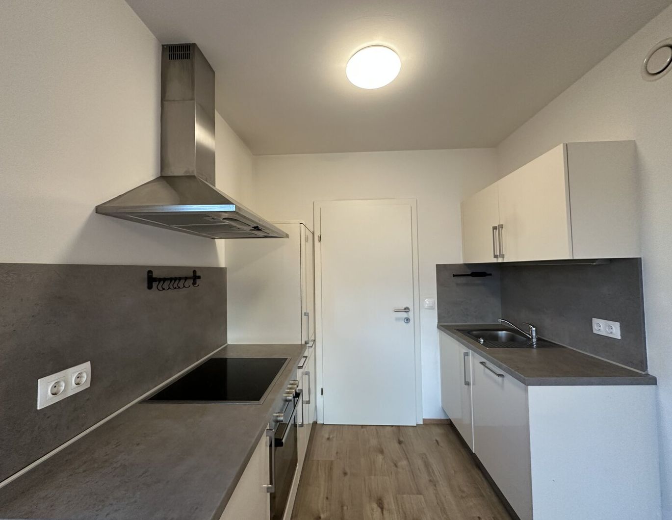 Helle 2 Zimmer Wohnung inkl. Balkon und KFZ-Stellplatz