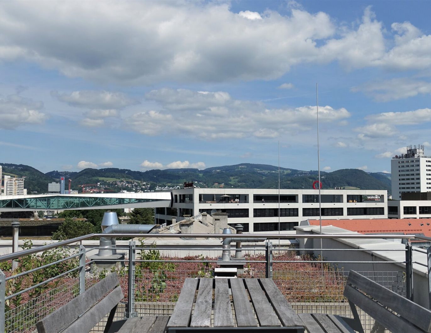 City Wohnung mit Hochglanzküche, Wintergarten, und Dachterrassennutzung!