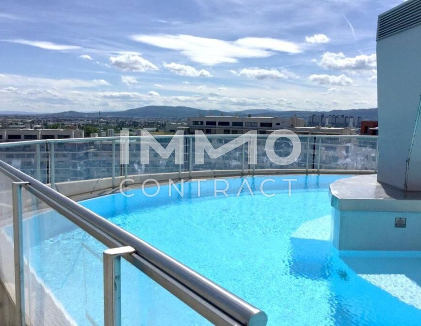 Voll möblierte 3 Zimmer Wohnung mit Loggia, Pool, Sauna, Terrasse und Fitnessstudio am Wienerberg!