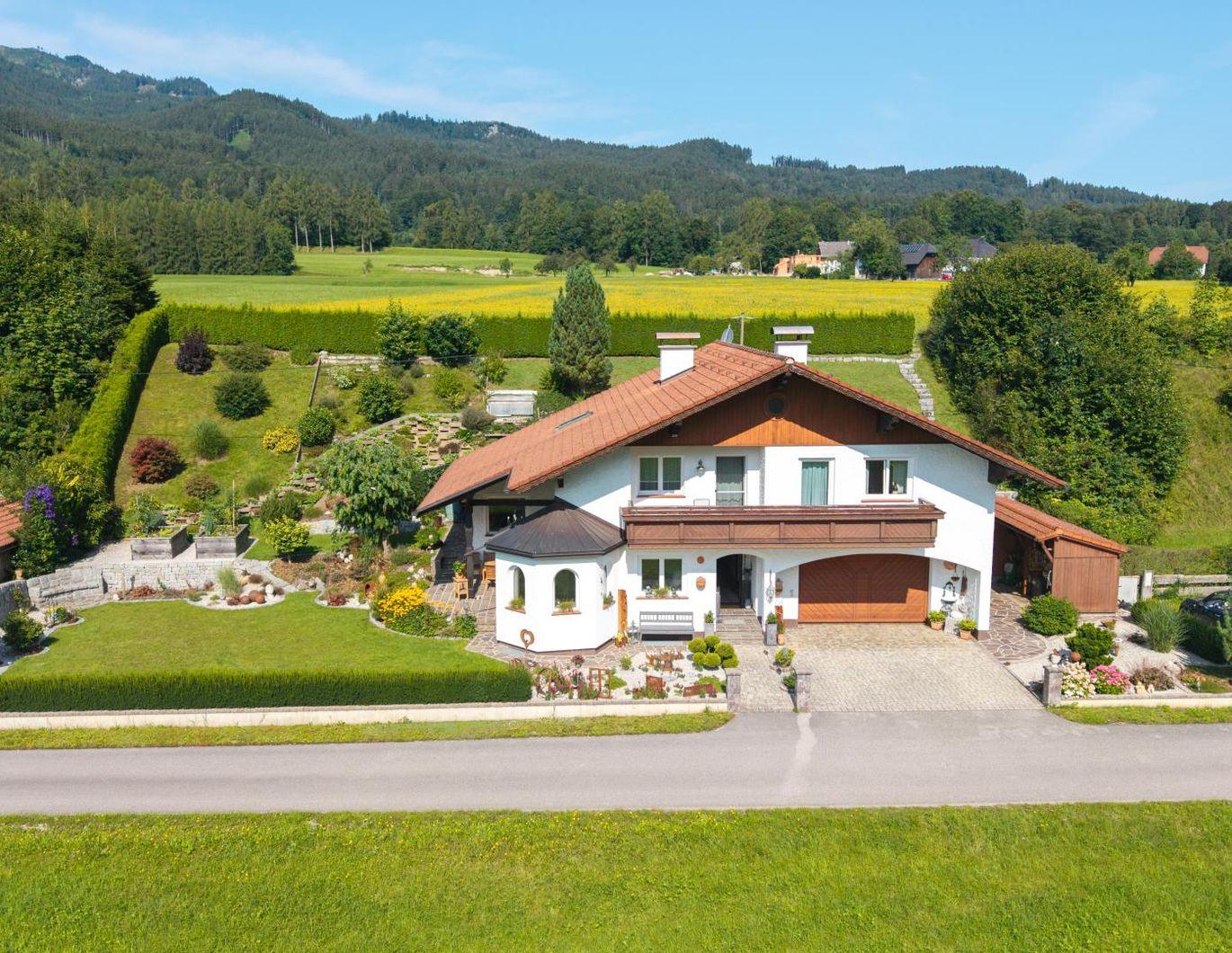 Haus mit HERZ, toller Garten, große Terrasse, herrlicher Ausblick!