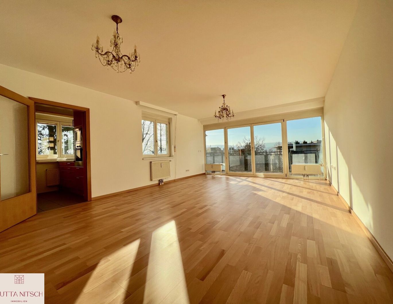 Großzügige Terrassenwohnung mit zwei Tiefgaragenplätzen - Wien 1140 Hadersdorf