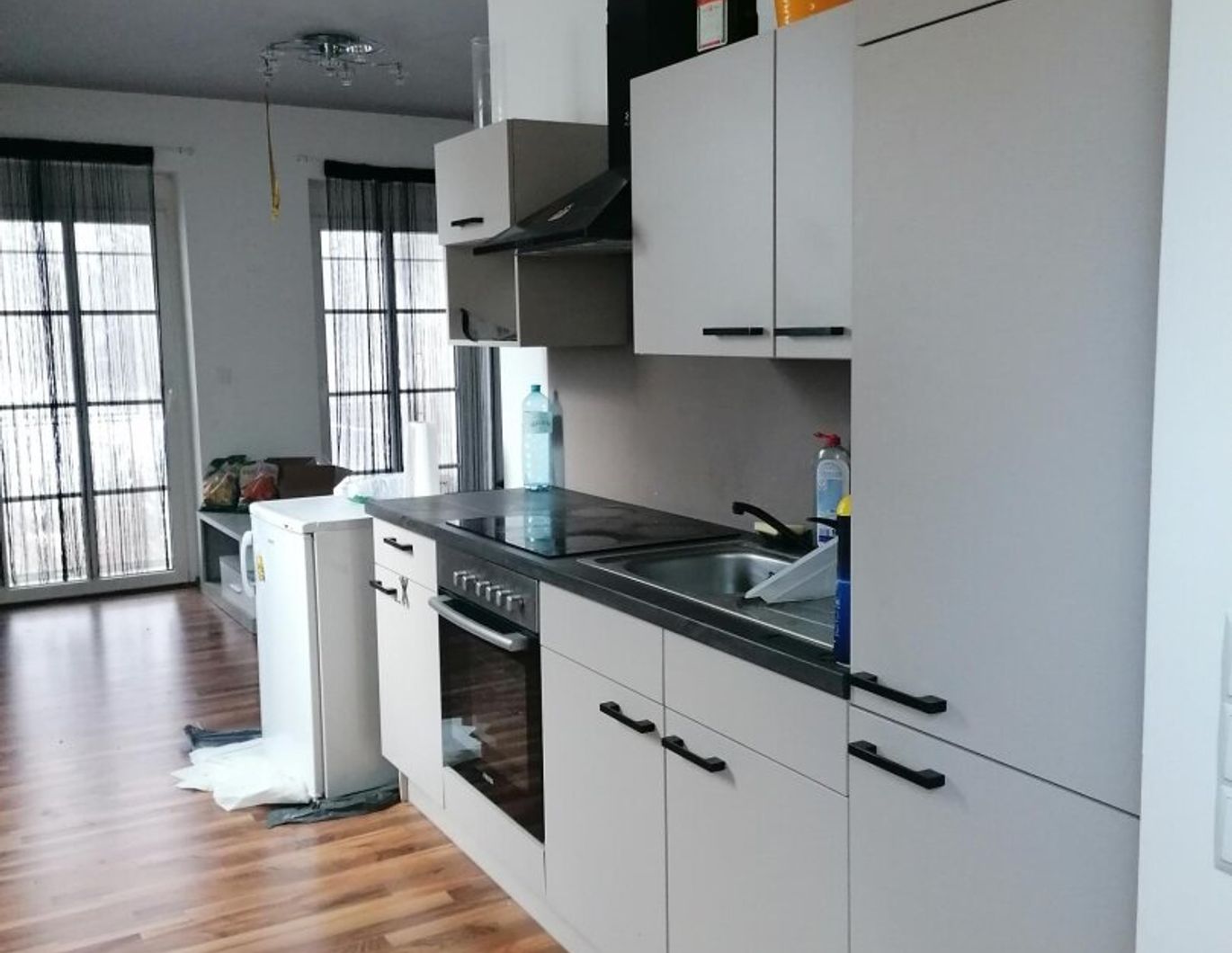 Gemütliche Wohnung mit Einbauküche und Parkplatz