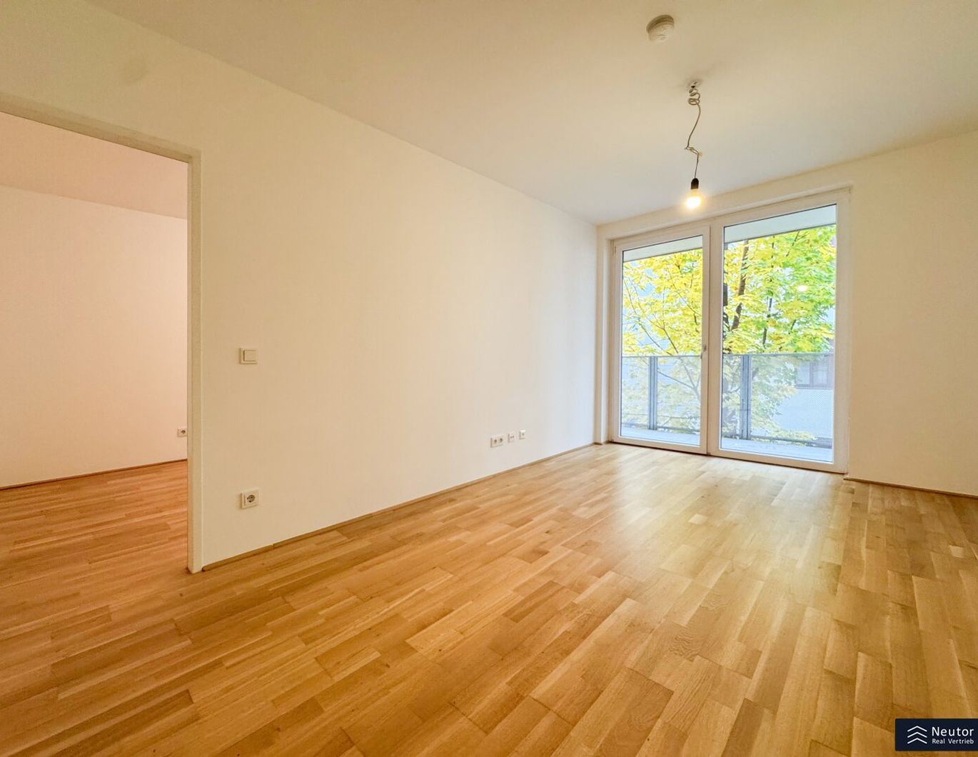 BALKONTRAUM - CHARMANTE 2-ZIMMER-WOHNUNG - LICHTDURCHFLUTET - NÄHE LÄNGENFELDGASSE U4/U6