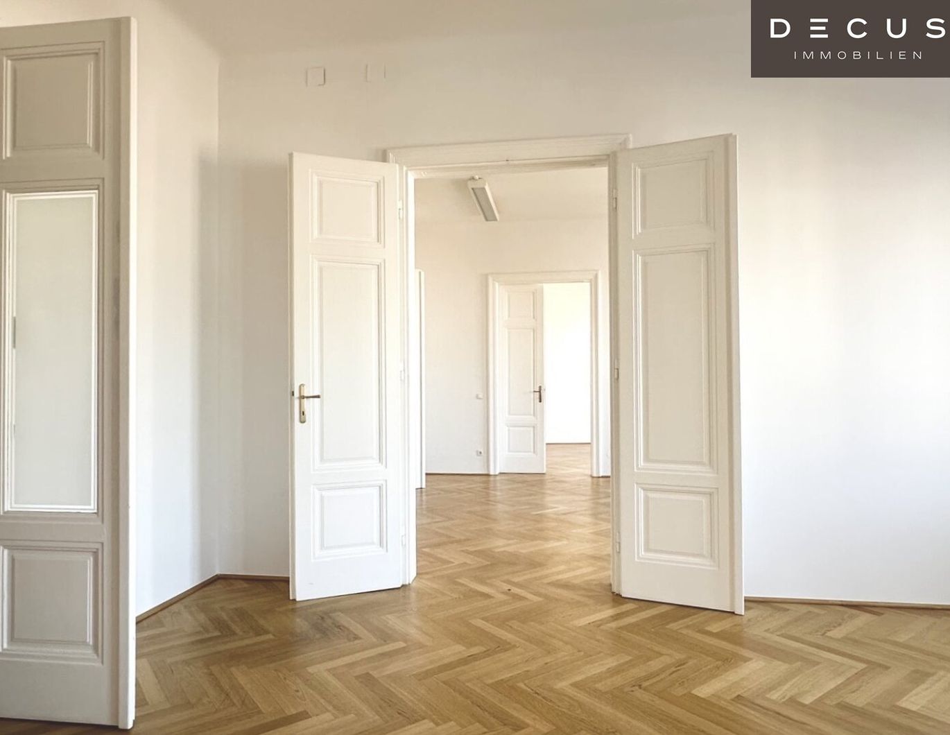 | 4 ZIMMER | SIEBENSTERNGASSE | AB SOFORT VERFÜGBAR | ALTBAU | BESICHTIGUNGEN MÖGLICH