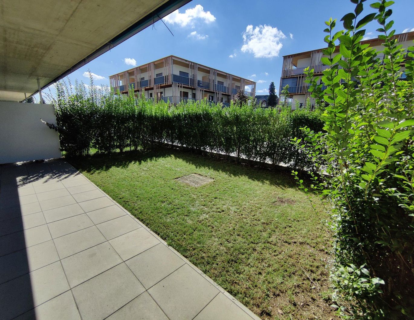 Neubau: Helle 2-Zimmer-Gartenwohnung in ruhiger Lage - 53 m² + 60 m² Garten