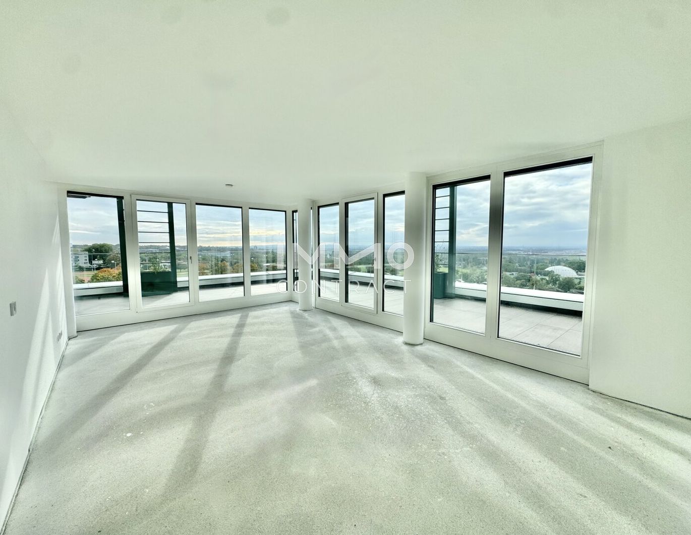 Exklusives Penthouse mit 90m2 Panoramaterrasse: Provisionsfrei: Wohnung + Büro mit luxuriöser Ausstattung