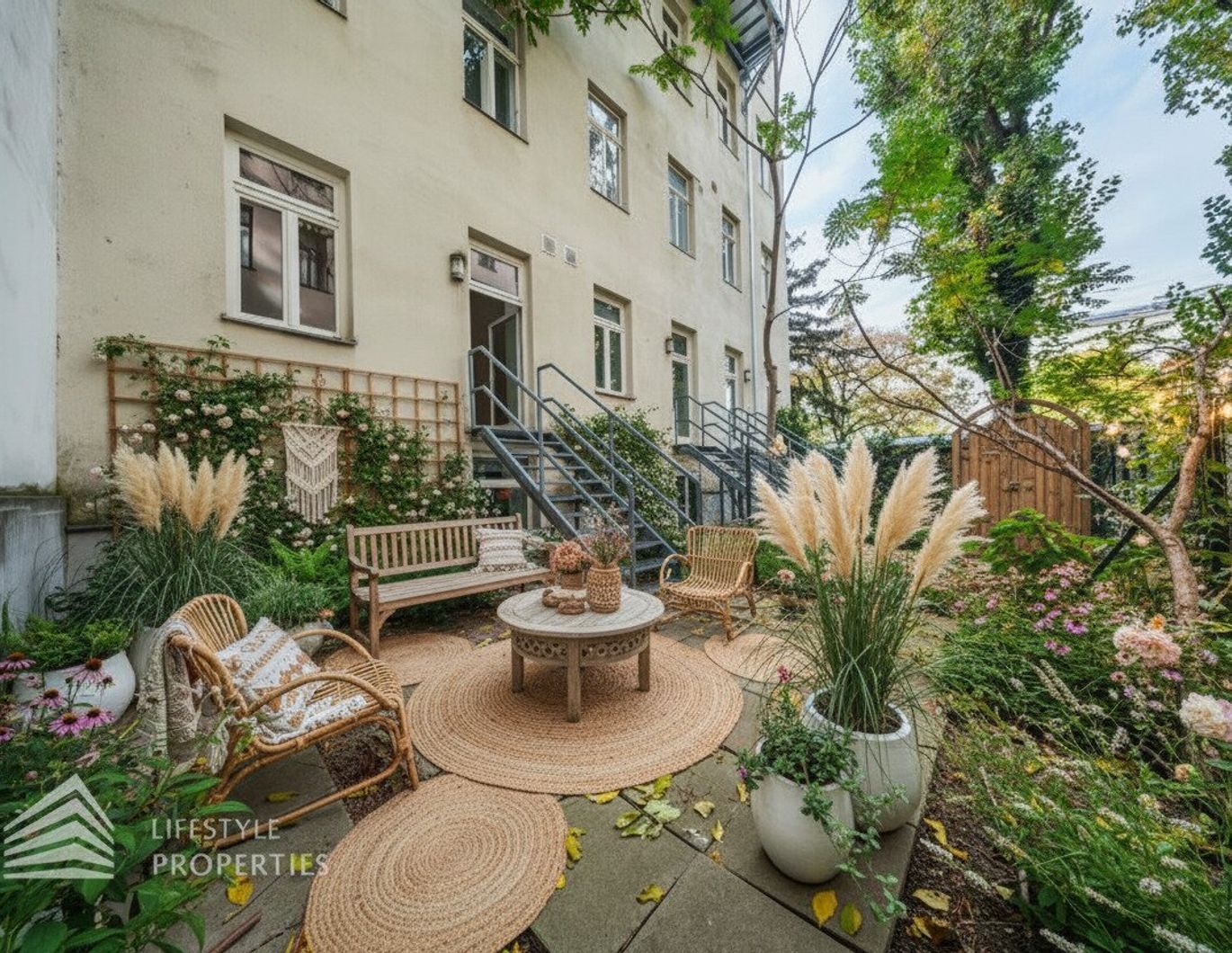 Charmante 2-Zimmer-Altbauwohnung mit idyllischem Eigengarten - urbanes Wohnen mit Rückzugsqualität