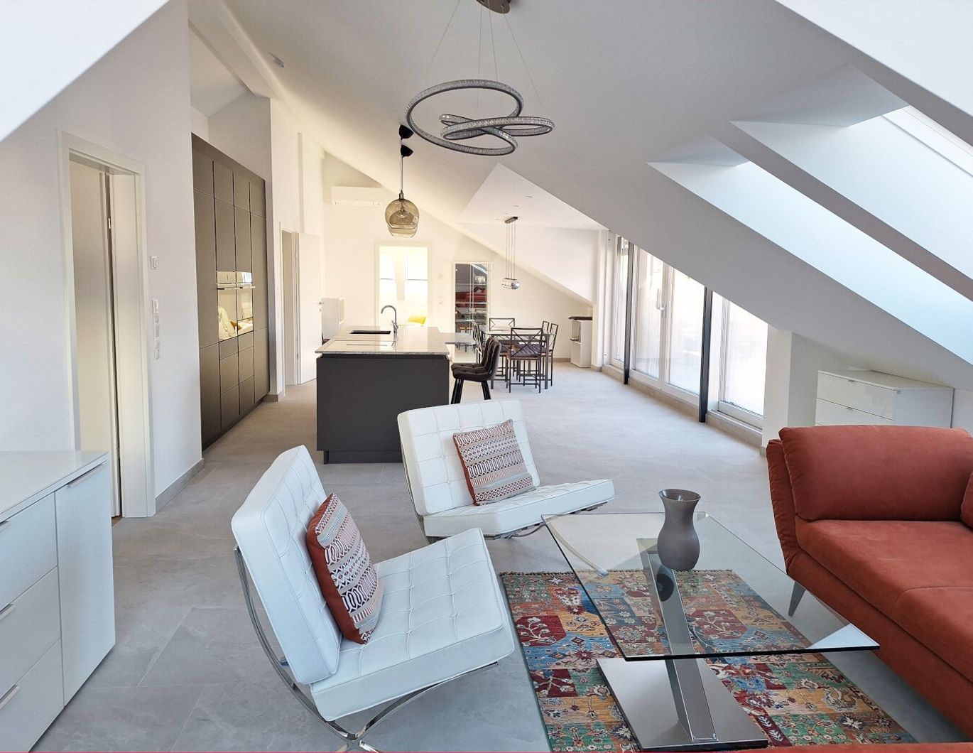 Traumhafte Penthouse-Wohnung (Erstbezug, teilmöbliert) in Wilten