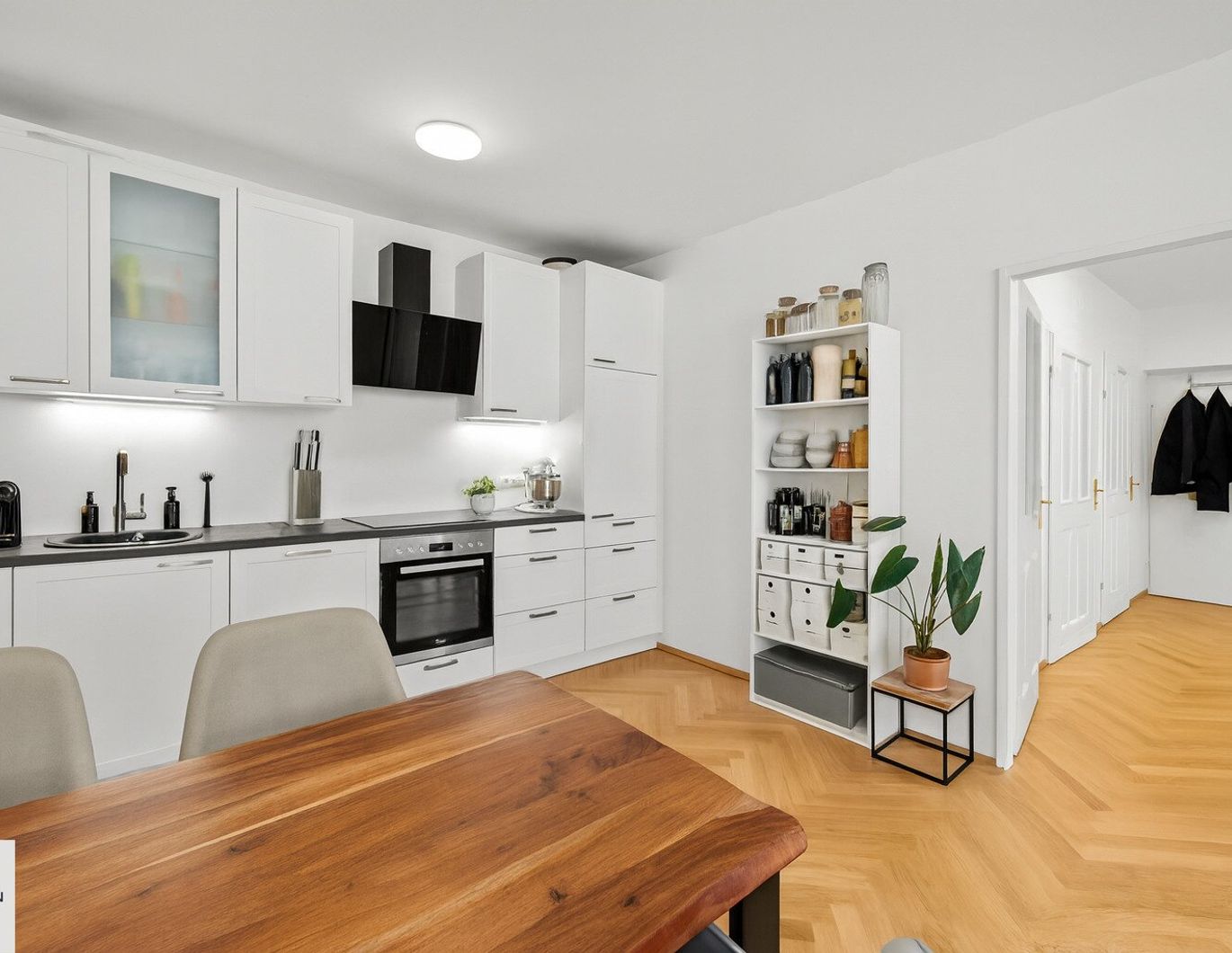 Bestandsfrei: 2-Zimmer-Wohnung mit Gemeinschaftsgarten und Klimaanlage!