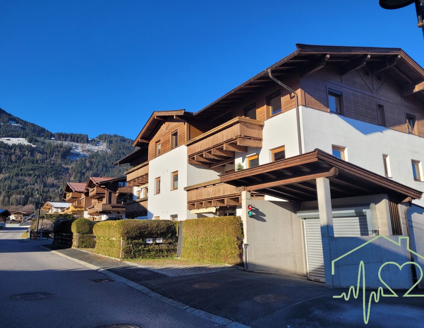 Reith bei Kitzbühel: 4 Zimmer DG-Wohnung mit Südbalkon & Garage!