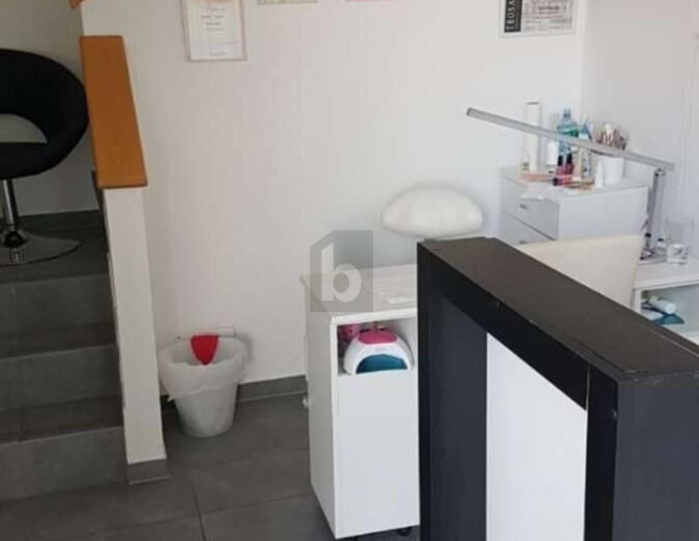 MIT GEWERBEIMMOBILIE, SEPARATEN EINGÄNGEN UND PARIFIZIERUNGSMÖGLICHKEIT