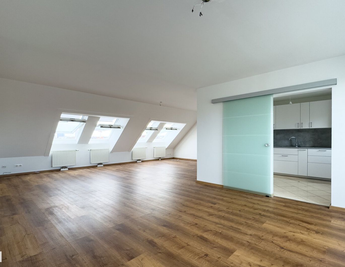 4-Zimmer-Dachtraum mit Südwest-Terrasse & Weitblick & Garage