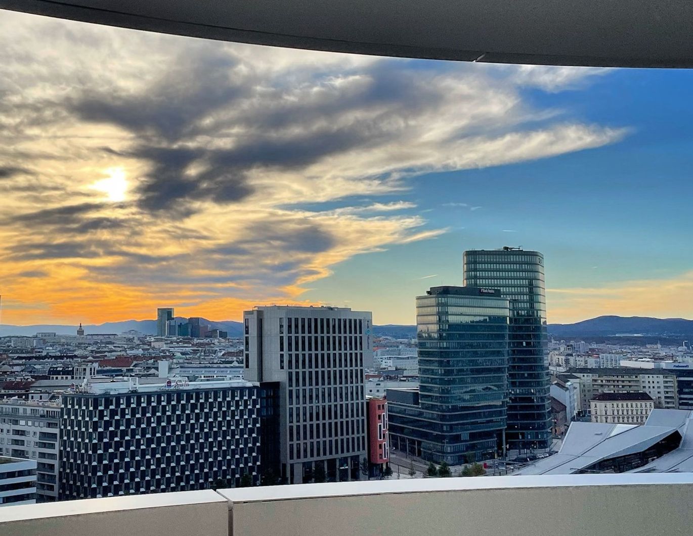 BELVIEW-Wohnungen: Südseitige 2-Zimmer-Wohung mit großer Freifläche im 15. Stock - zu mieten in 1100 Wien