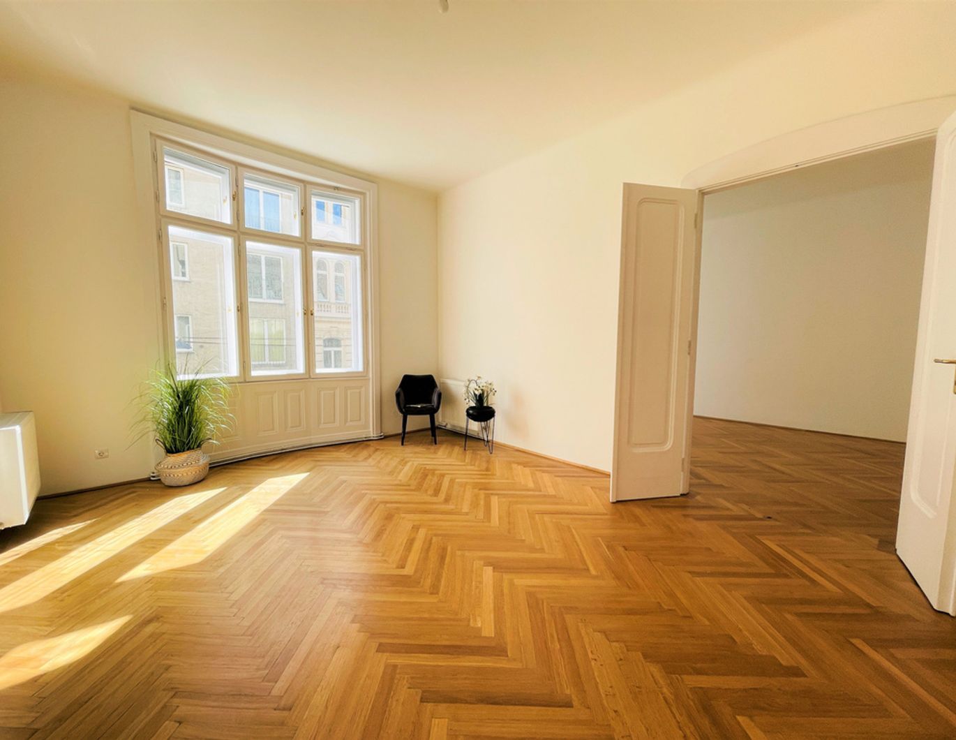 JUGENDSTIL-JUWEL| ZENTRAL BEGEHBARE 3 ZIMMER | CITY-NÄHE | ERSTBEZUG NACH SANIERUNG