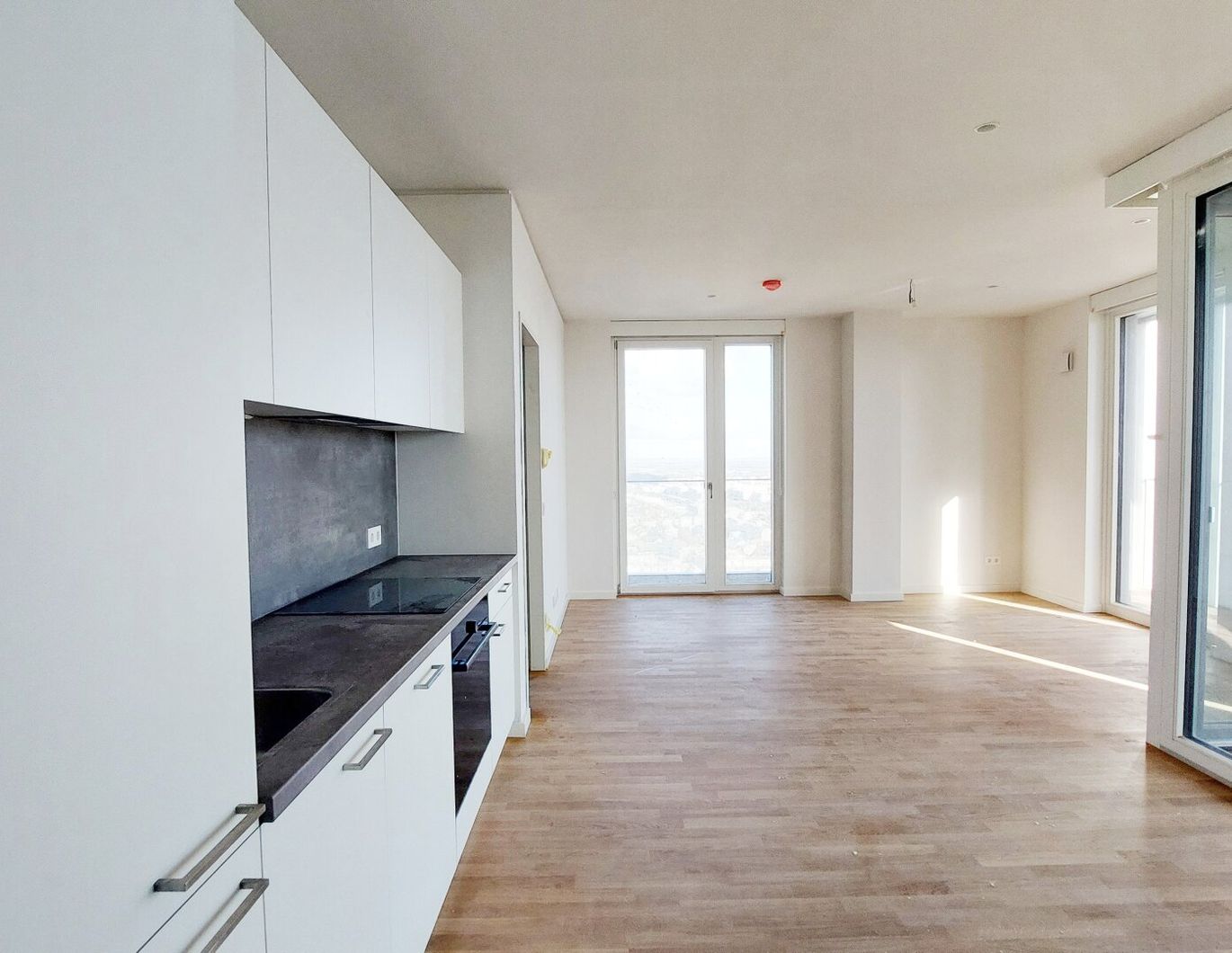 Erstbezug - TOWER HOMES mit Rooftop Pool & Sauna bei U1 Kagran