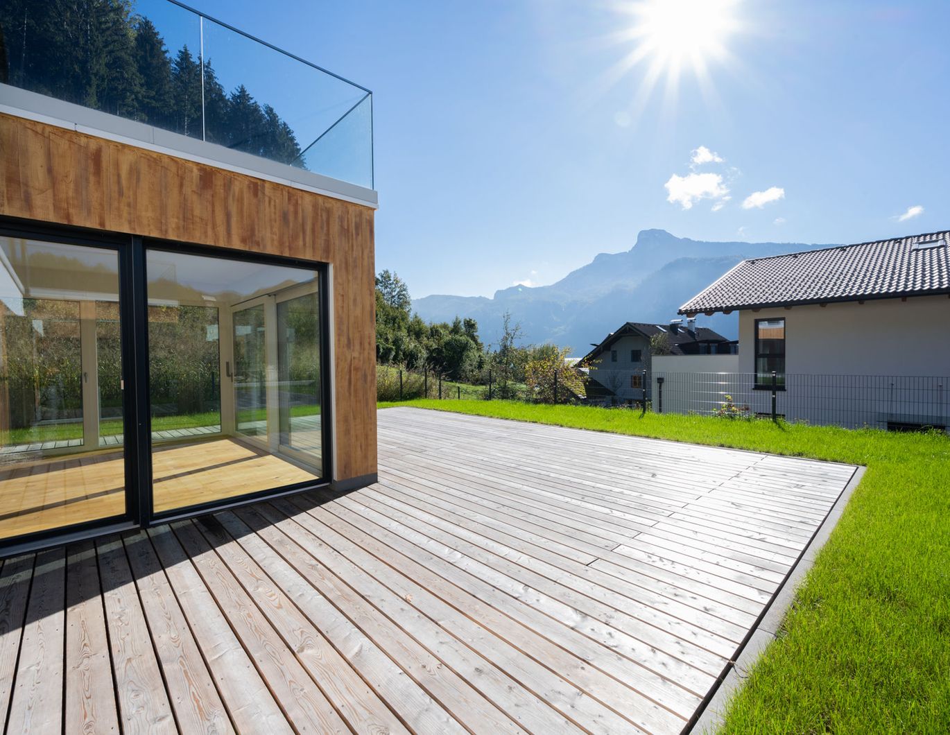 Süd-West Gartenwohnung mit großer Terrasse | privater Seezugang | sofort bezugsfertig
