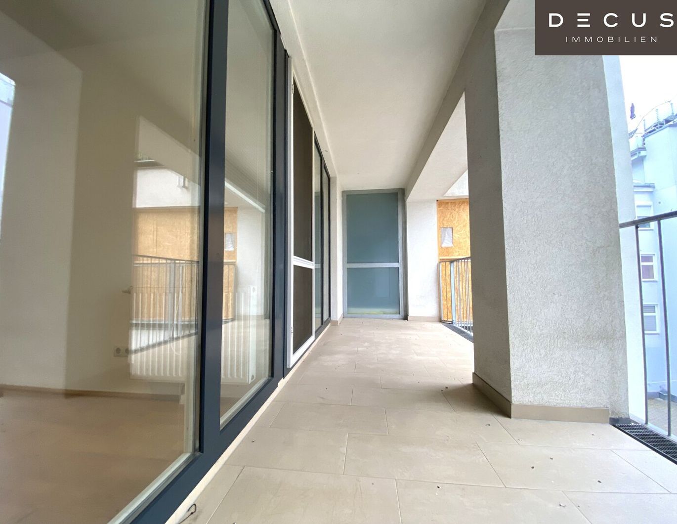 GROSSZÜGIGE 2-ZIMMER-WOHNUNG MIT LOGGIA | HUMBOLDTGASSE | TOP-ANBINDUNG & AB SOFORT VERFÜGBAR | WOHLFÜHLEN AB DEM ERSTEN TAG