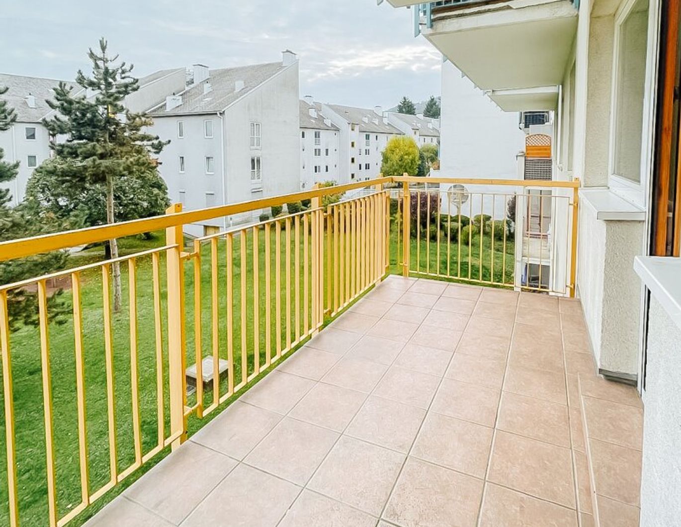 HELLE WOHNUNG MIT TG I BALKON I FAMILIENFREUNDLICH I GEPFLEGT I BADEWANNE I LICHTDURCHFLUTET I ZENTRAL I PROJEKT WOHNEN