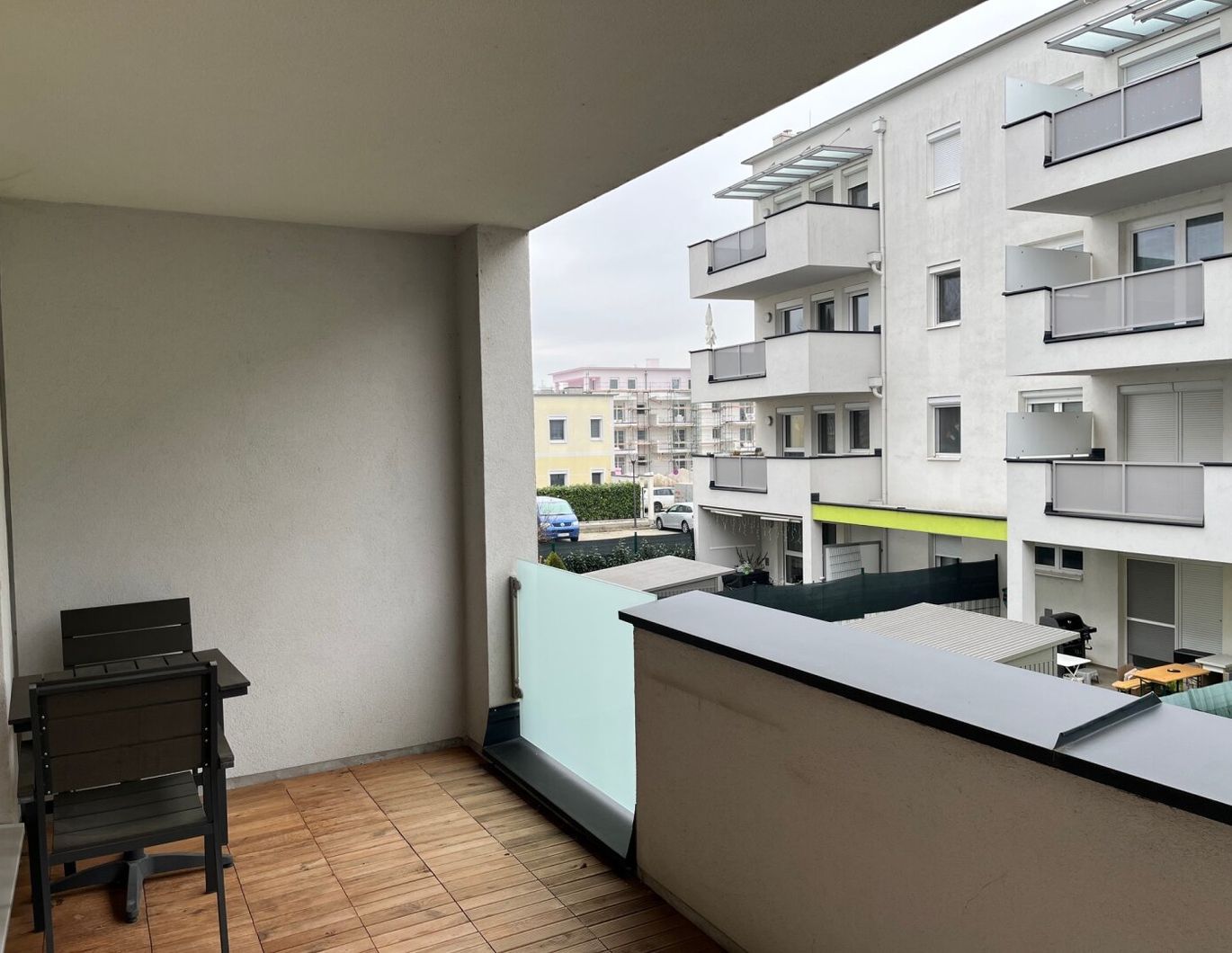 Unterwaltersdorf/Hasengarten - 2 Zimmer mit Balkon und Autoabstellplatz