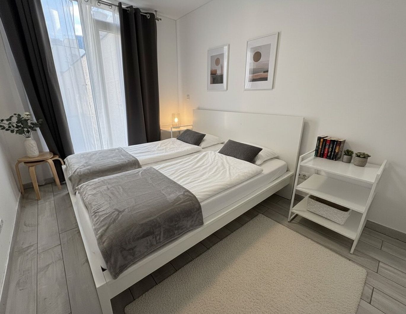 Helle 2-Zimmer-Wohnung mit großem Wintergarten (Heizkosten inkl.)