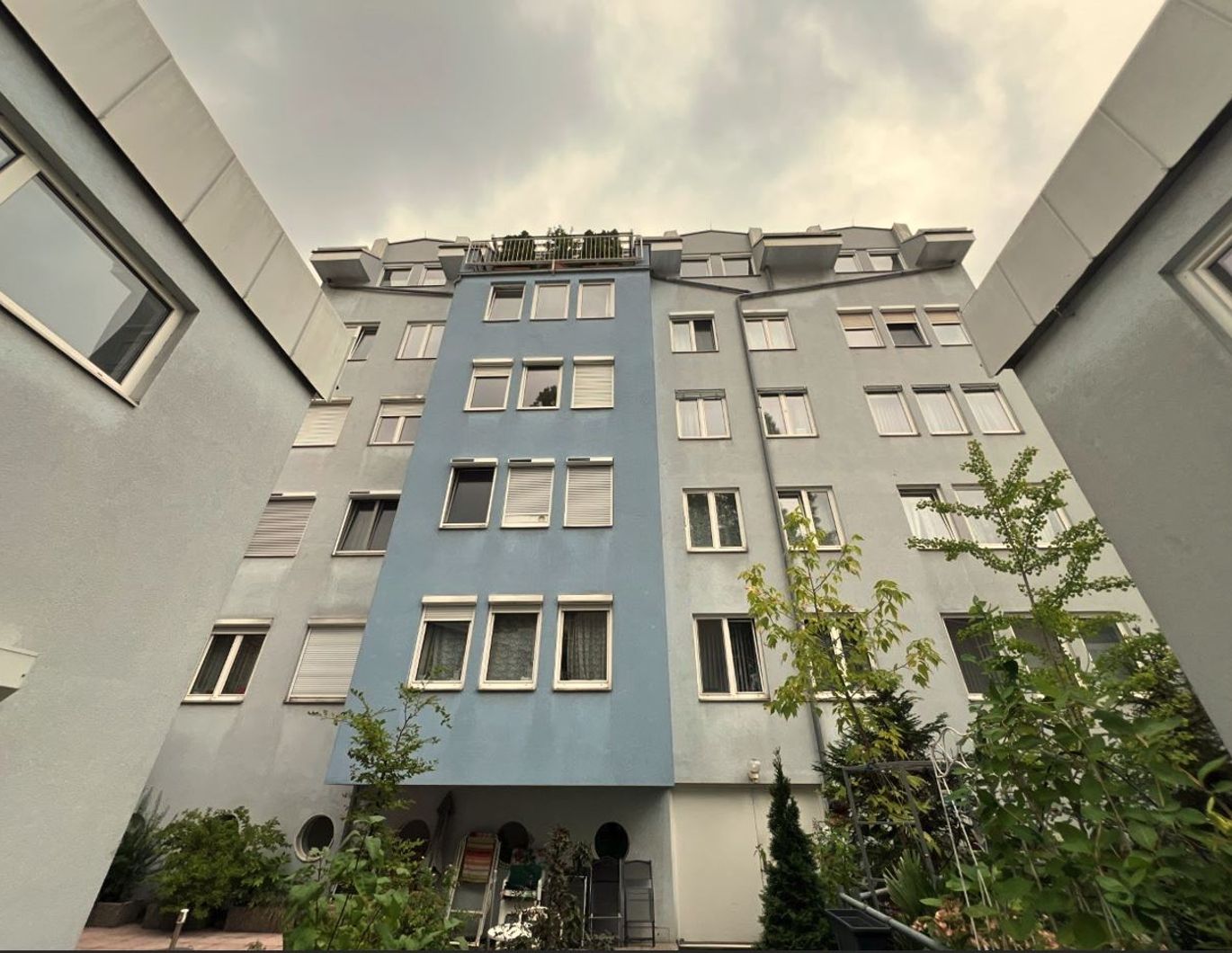 Dachgeschosswohnung, 2 Zimmer Nähe Klinik Ottakring
