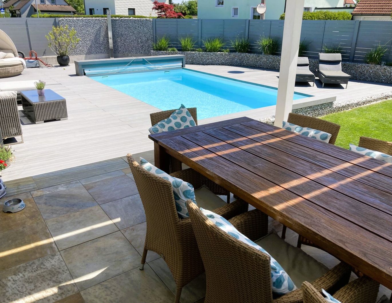 MODERNES TRAUMHAUS mit POOL & WELLNESSBEREICH / ZENTRUMSNAHE RUHIGE SIEDLUNGSLAGE / SACKGASSE