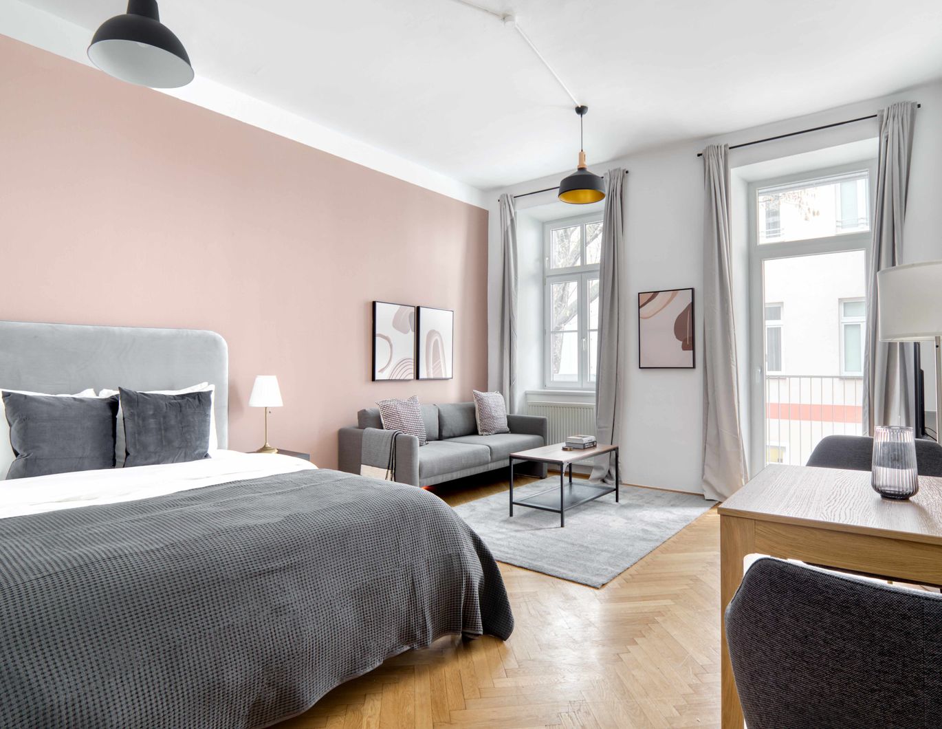 1020 Wien: Helle Balkon-Garçonniere im Altbau nahe Prater & WU