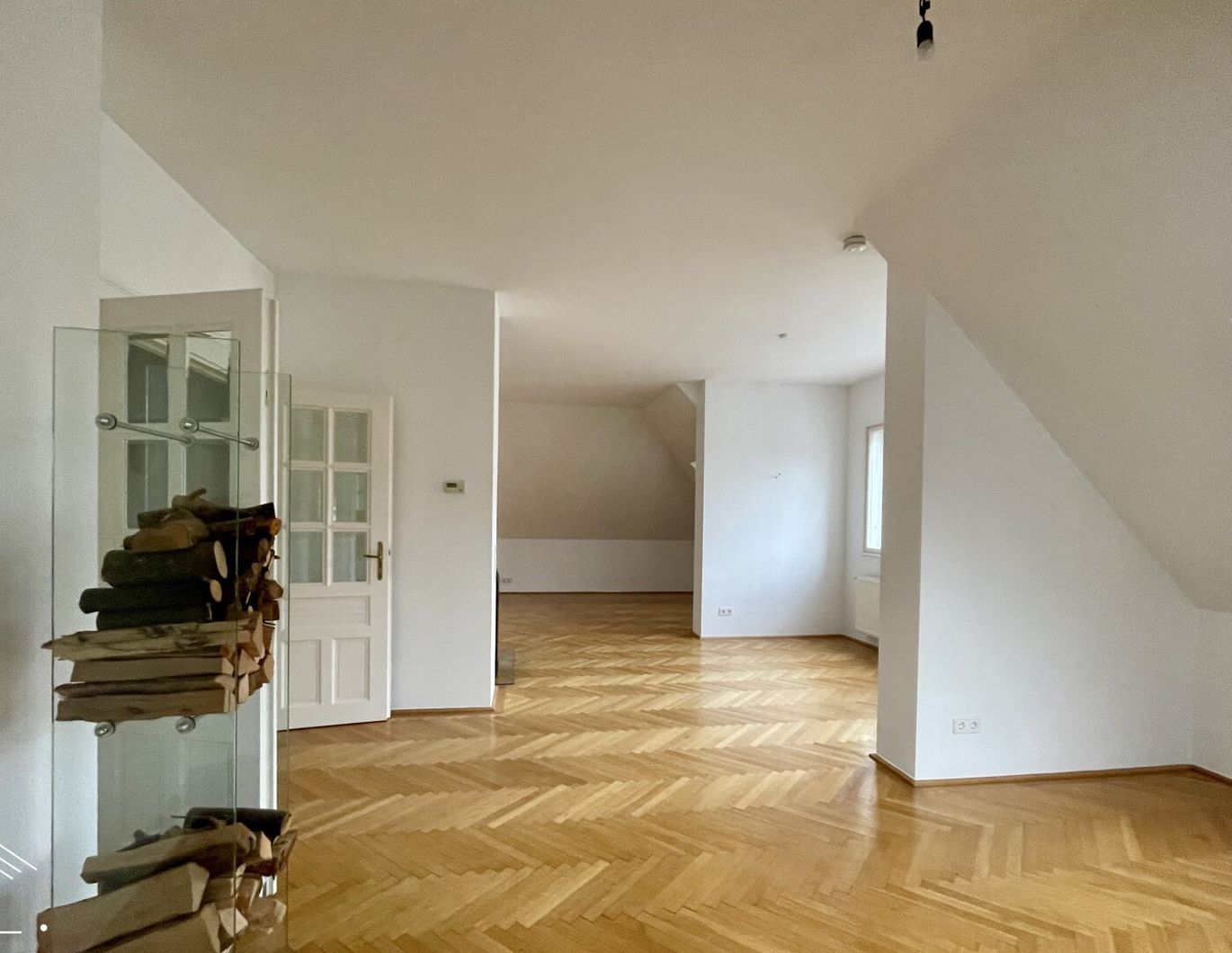 Altbauwohnung in wunderschöner Stilvilla - ein Zuhause für gehobene Ansprüche!