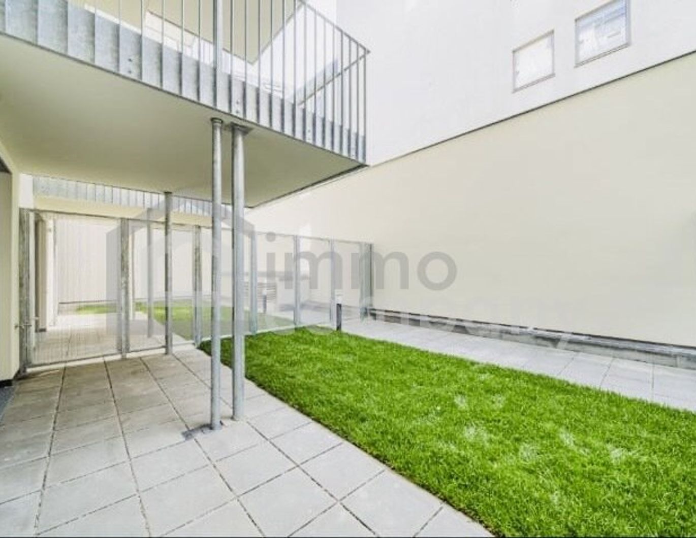 Schöne und moderne Wohnung mit eigenem Garten 25 m2 und Terrasse 12 m2! 15. Bezirk. U3 und U6!