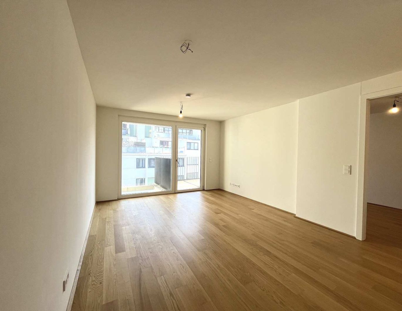 Wunderschöne 2-Zimmer-Balkonwohnung -  Am Modenapark!