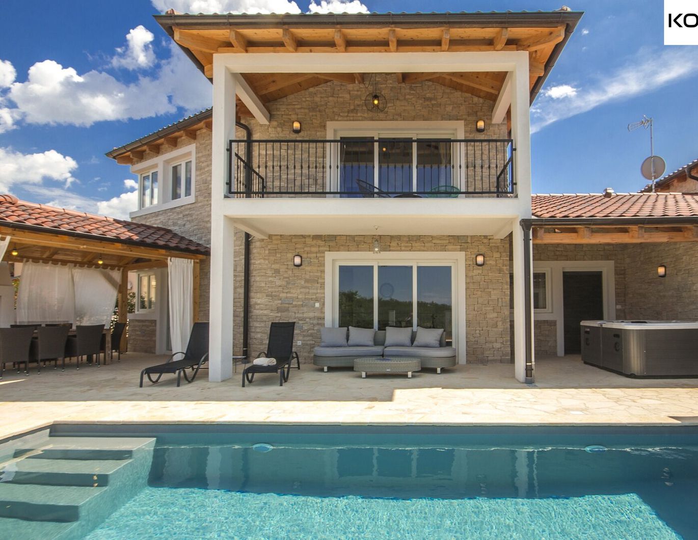 HRV - Steinvilla in der Nähe von Poreč zu verkaufen