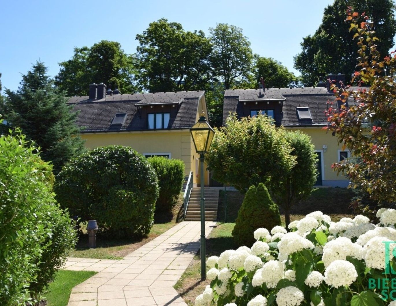 Elegantes Reihenhaus mit Garten beim Lainzer Platz´l