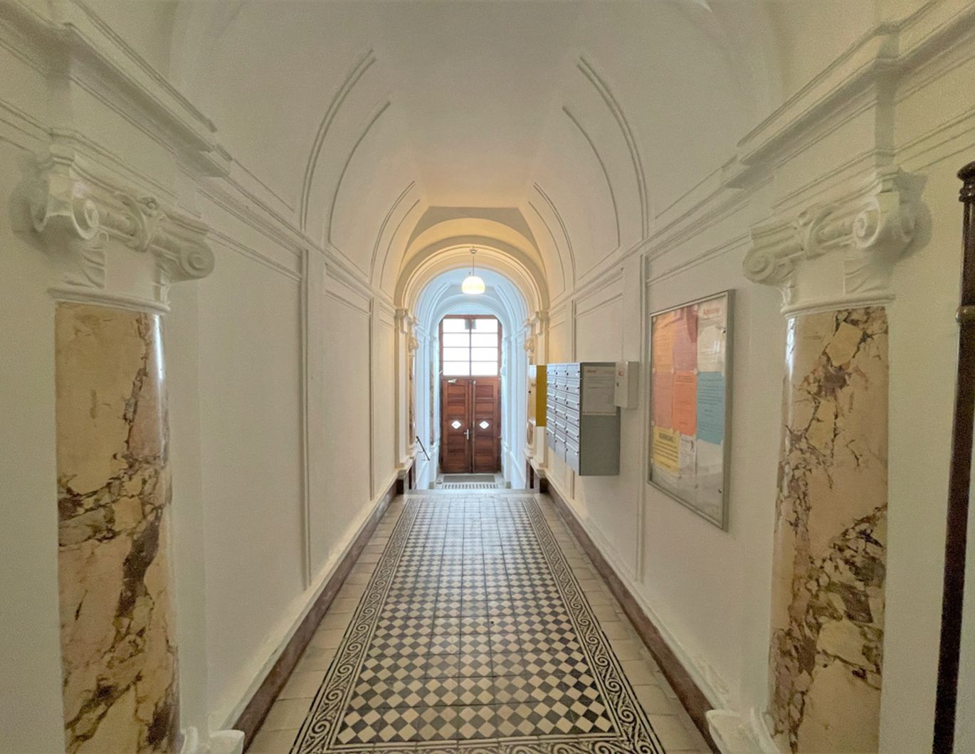 TOPLAGE - NÄHE AUGARTEN | PERFEKTE 5 ZIMMER | TRAUMHAFTER ALTBAU | U-BAHN NÄHE