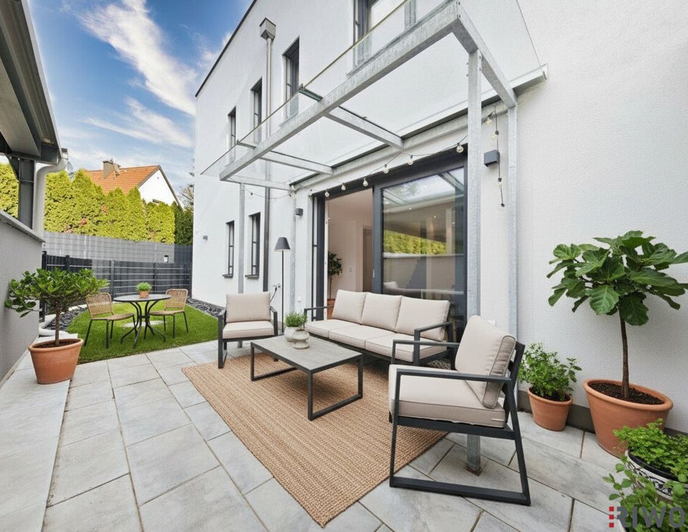 Erstbezug mit 135m², 5 Zimmern, Eigengarten, Luftwärmepumpe & Klima | überdachter KFZ-Stellplatz