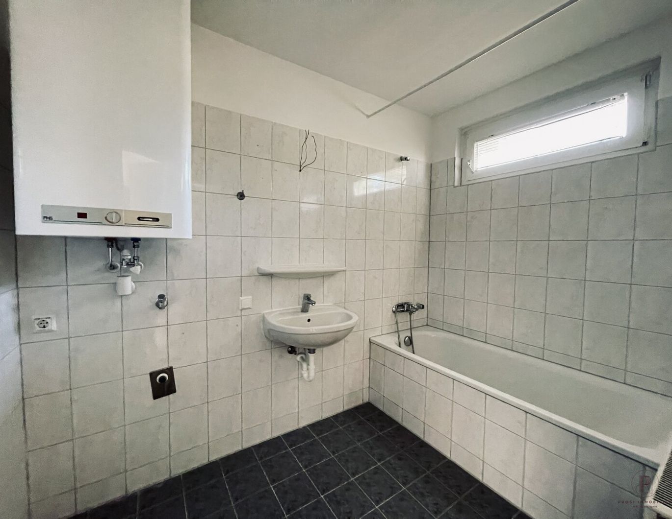 * 80 m² 3-Zimmer-Wohnung mit Balkon im 1. Stock Nähe Grazer Messe - Froschaugasse *